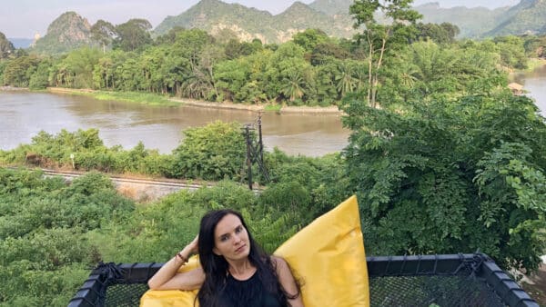 siatki do leżenia w restauracji The CURVE Kanchanaburi