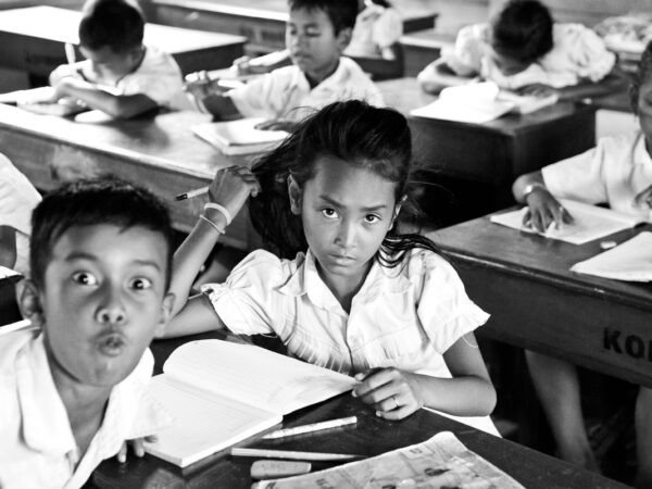 Szkoła podstawowa w Siem Reap Kambodża. Uczniowie w czasie lekcji.
